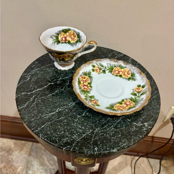 Vintage Floral Teacup and Saucer Set - Yellow Rose Motif - Picture 3 of 5